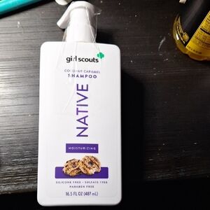 Native Coconut Caramel Moisturizing Shampoo NEW